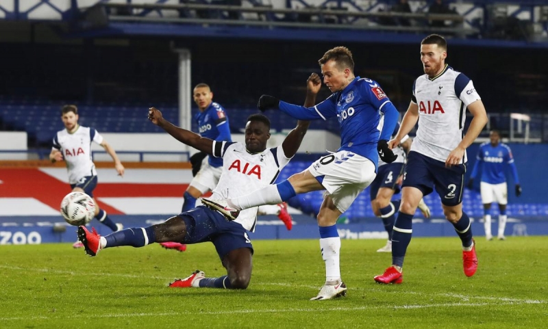 Девять голов и решающий - от экс-игрока Шахтера: Тоттенхэм в безумном матче вылетел из Кубка Англии (видео)