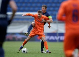 Днепр-1 в напряженной схватке с Мариуполем упустил победу на последних минутах