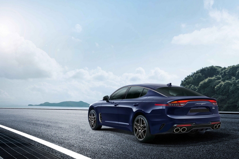 Kia объявила цены на обновленный Stinger