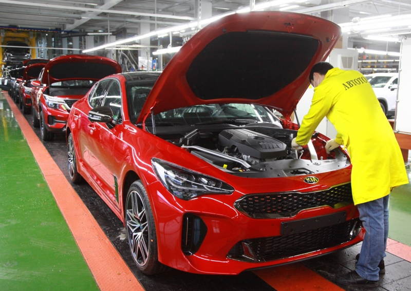 Kia объявила цены на обновленный Stinger