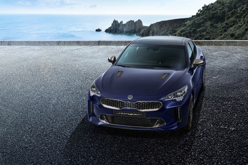 Kia объявила цены на обновленный Stinger