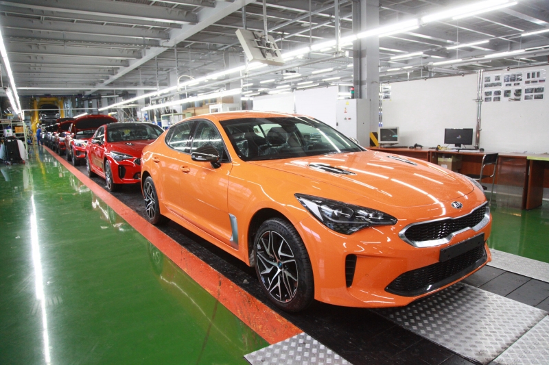 Kia объявила цены на обновленный Stinger