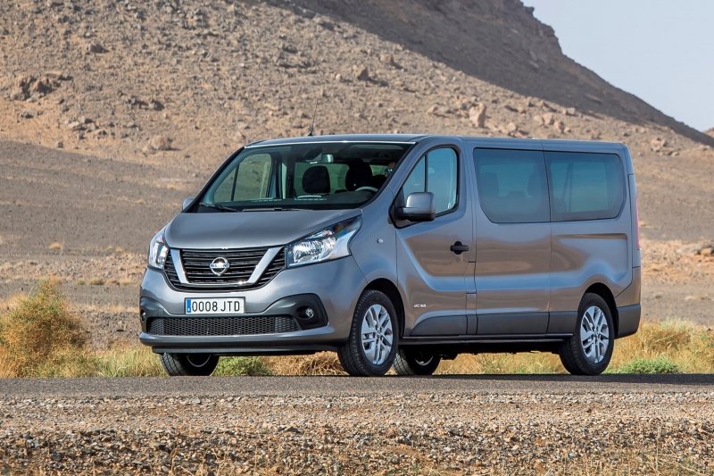 Nissan NV300 Combi стал более угловатым по примеру родственного Трафика
