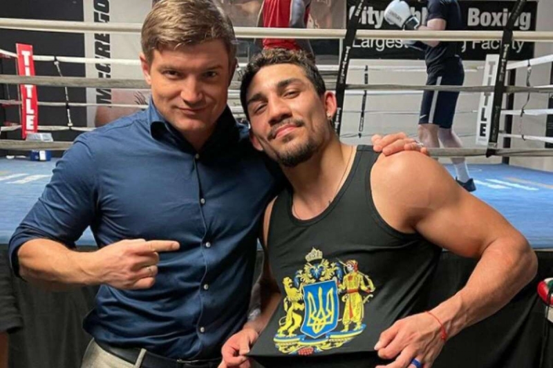 
            Победивший Ломаченко Лопес в майке с трезубцем прокричал "Слава Украине"        