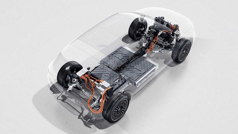 В гамме Mercedes-Benz появился компактный электрический кроссовер EQA