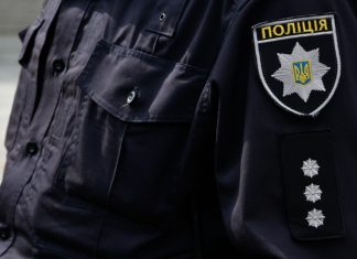 Житель Украины закопался в снегу в попытке спрятаться от полицейских