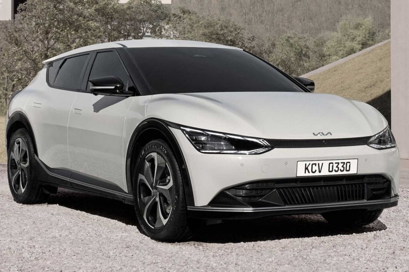Kia представила электрический хэтч EV6 с запасом хода 500 км