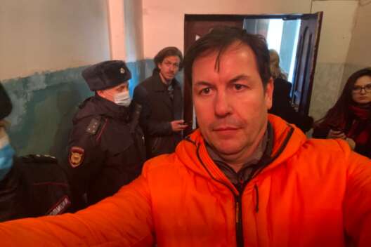 
            Аресты возле колонии Навального: журналист CNN рассказал о своем задержании        