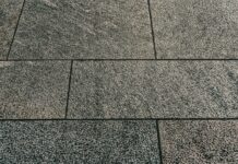 Плитка, изготовленная с использованием технологии вибропрессования: надёжность и долгий срок службы для вашего жилища.