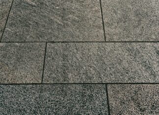 Плитка, изготовленная с использованием технологии вибропрессования: надёжность и долгий срок службы для вашего жилища.