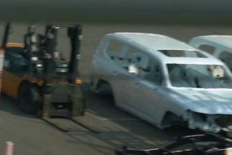 Кузов и раму Toyota Land Cruiser 300 сфотографировали на заводе в Японии