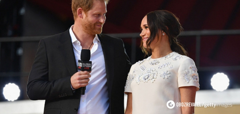 Меган Маркл вышла в свет в часах принцессы Дианы и с сумкой, названной в ее честь. Фото