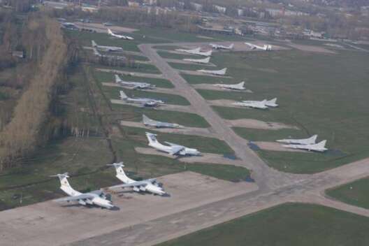 
            Появился спутниковый снимок последствий взрыва на аэродроме "Дягилево" в РФ        